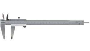 Mitutoyo 530-114 có khả năng đo ở dải từ 0-200mm, độ chia 0.02mm và cấp chính xác là 0.05mm