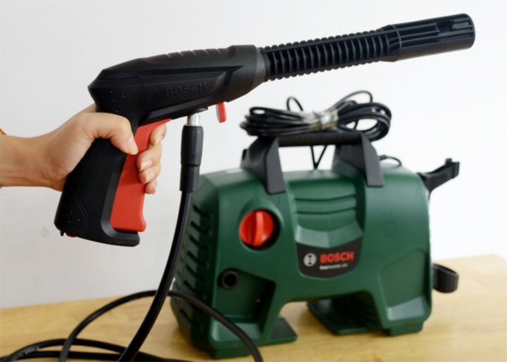 Súng phun AQT 110 nhẹ, dễ lắp đặt và sử dụng