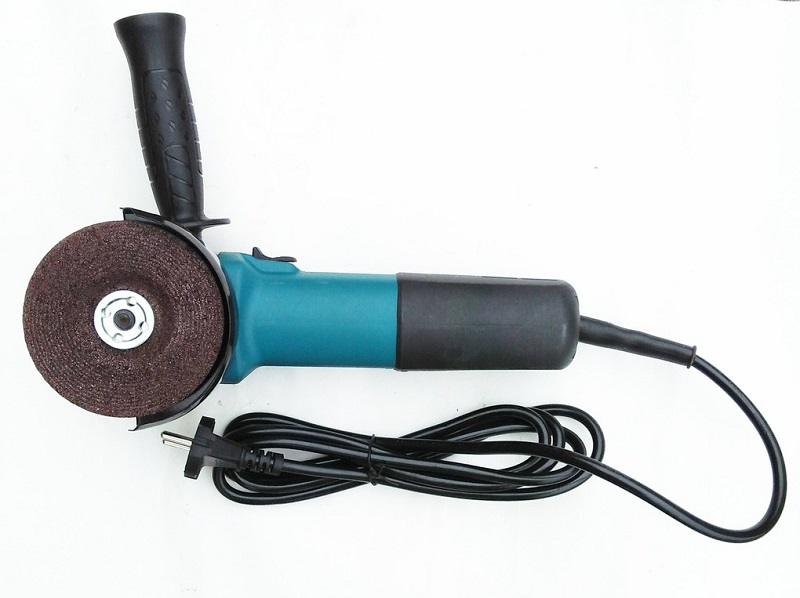 Makita 9556HN sử dụng đĩa mài 100mm